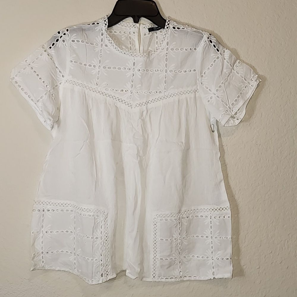 Doe & Rae white top NWOT